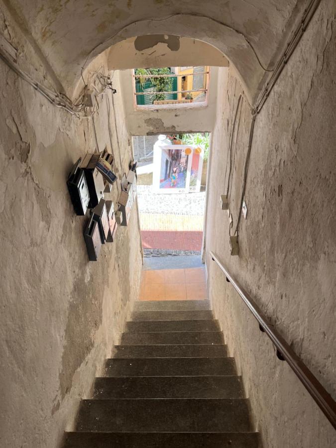 La Scalinata Apartment บอร์ดิเกรา ภายนอก รูปภาพ